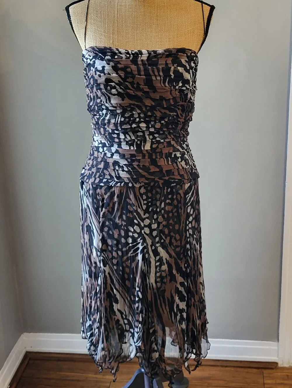 Tadashi Shoji 90s Size 10 Silk Chiffon Animal Print Strapless Dress Size 10 - Picture 6 of 9